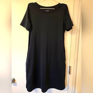 EUC‎ Like New Duluth Trading Co. Black Short Sleeve Dress